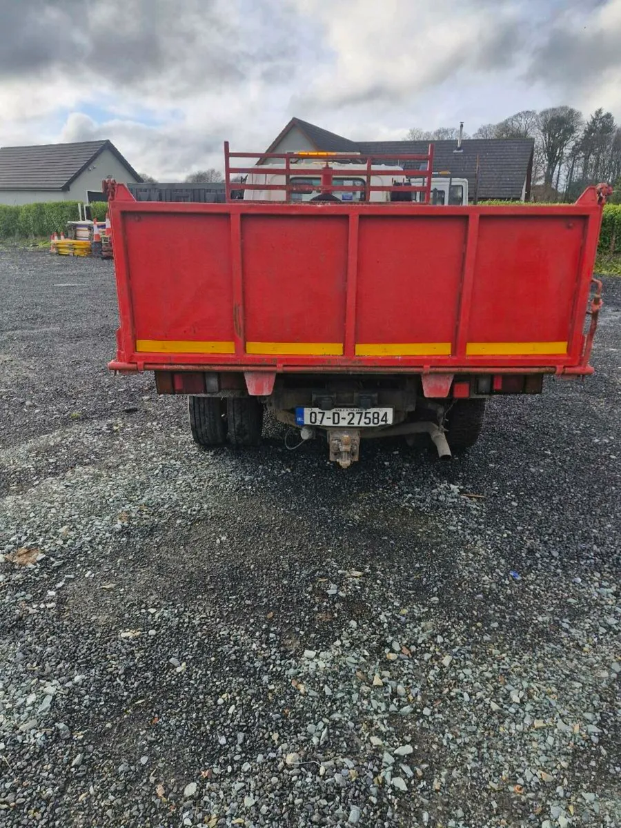 07 Isuzu NPR 7.5 Tipper - Image 3