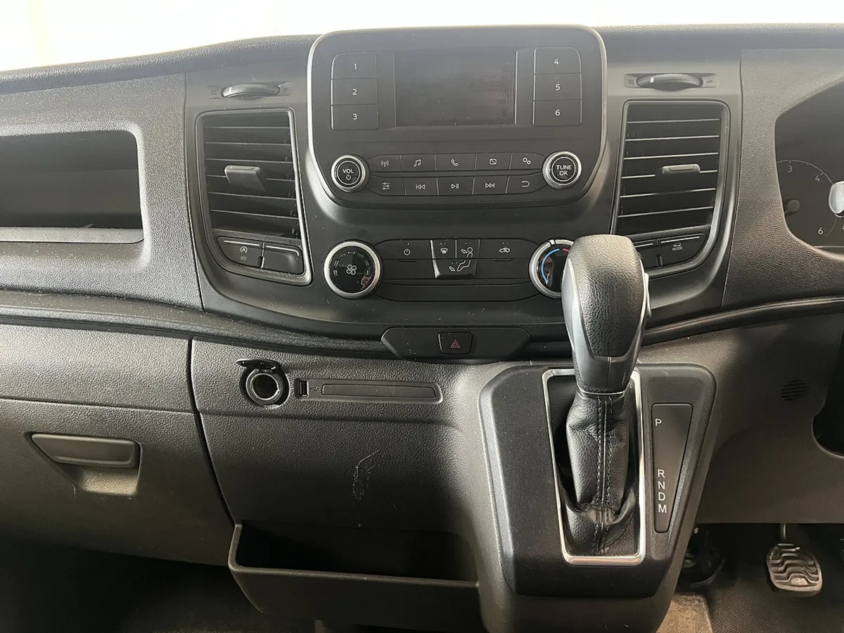 2024 Ford Transit Luton Box Van - Image 3