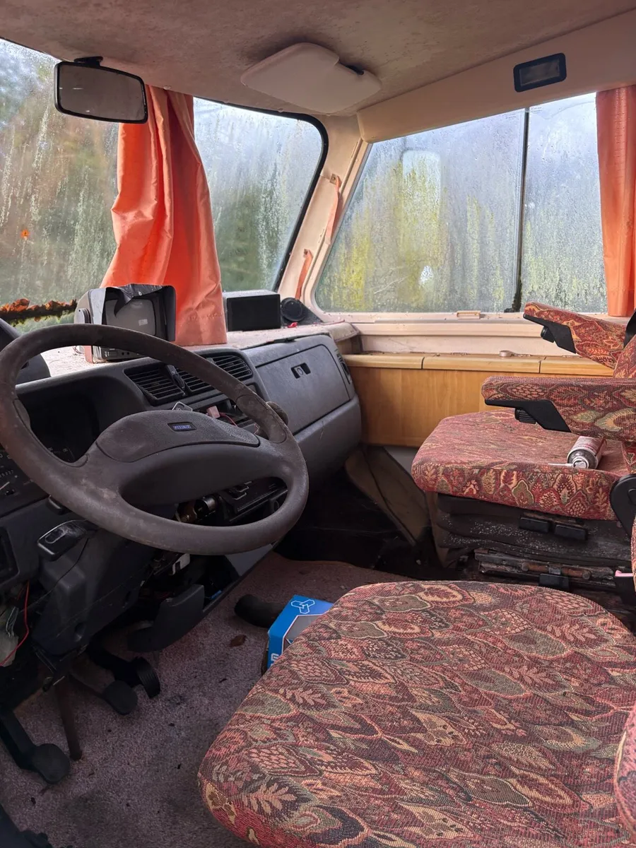 Hymer camper - Image 1