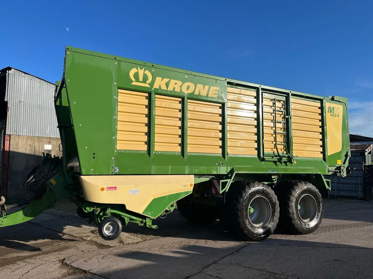 2018 Krone MX370GL Forage Wagon - Image 1