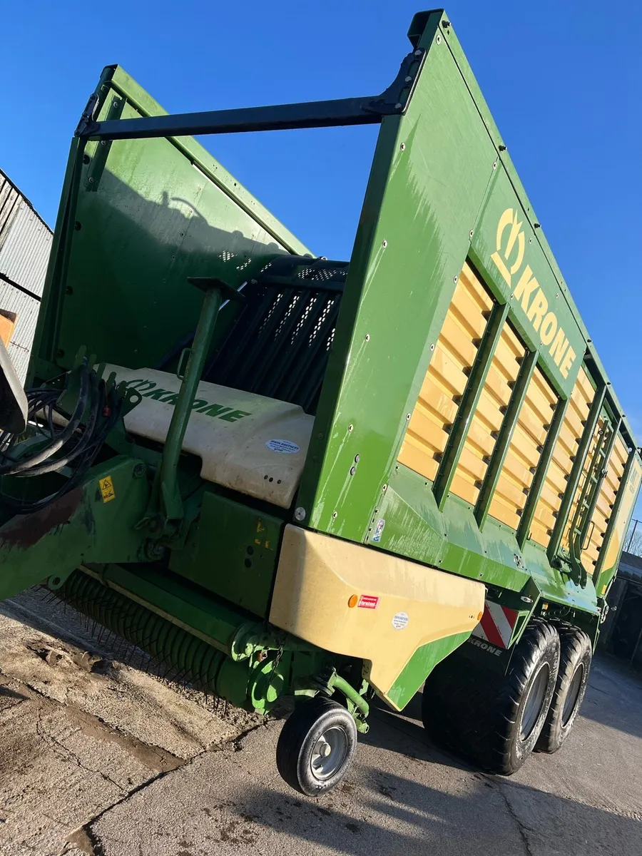 2018 Krone MX370GL Forage Wagon - Image 3
