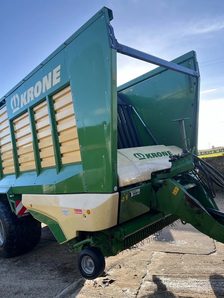 2018 Krone MX370GL Forage Wagon - Image 4