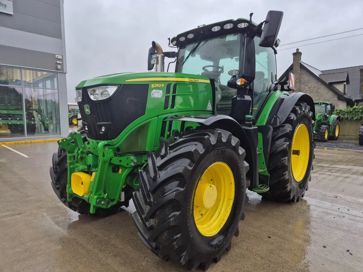 John Deere 6250R 2022 - Image 1