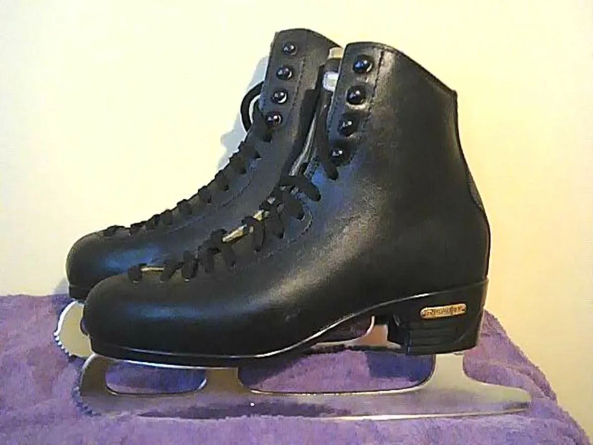 Ice Skates size 5.5 - Image 1