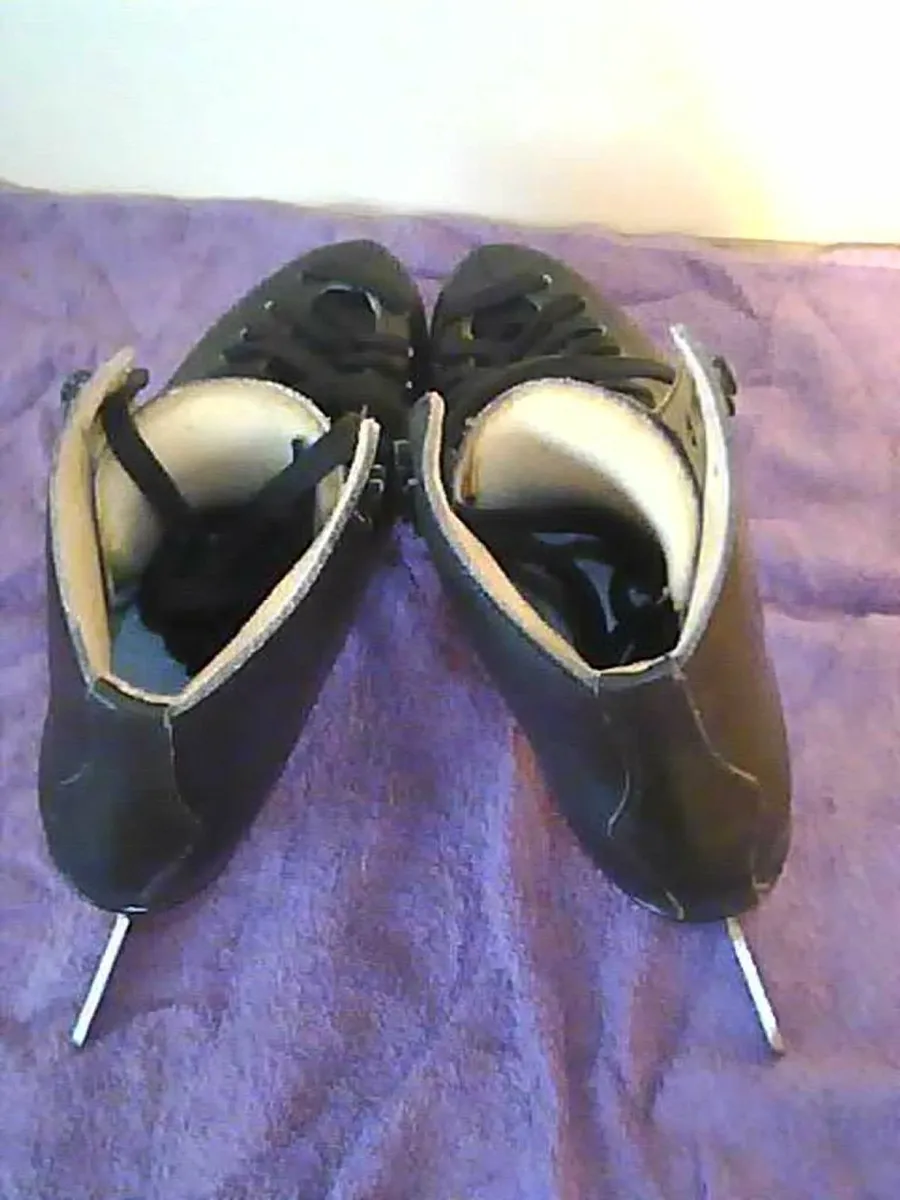 Ice Skates size 5.5 - Image 2