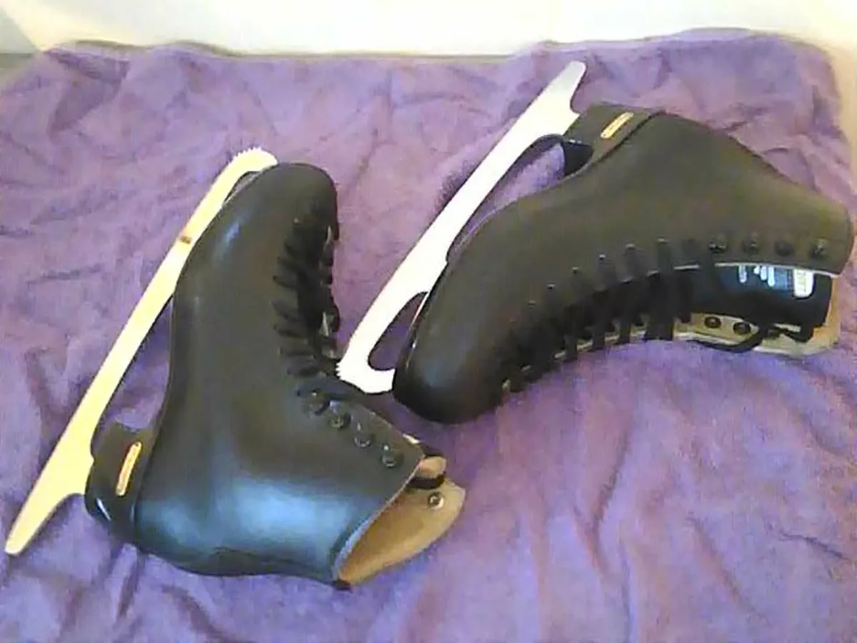 Ice Skates size 5.5 - Image 4