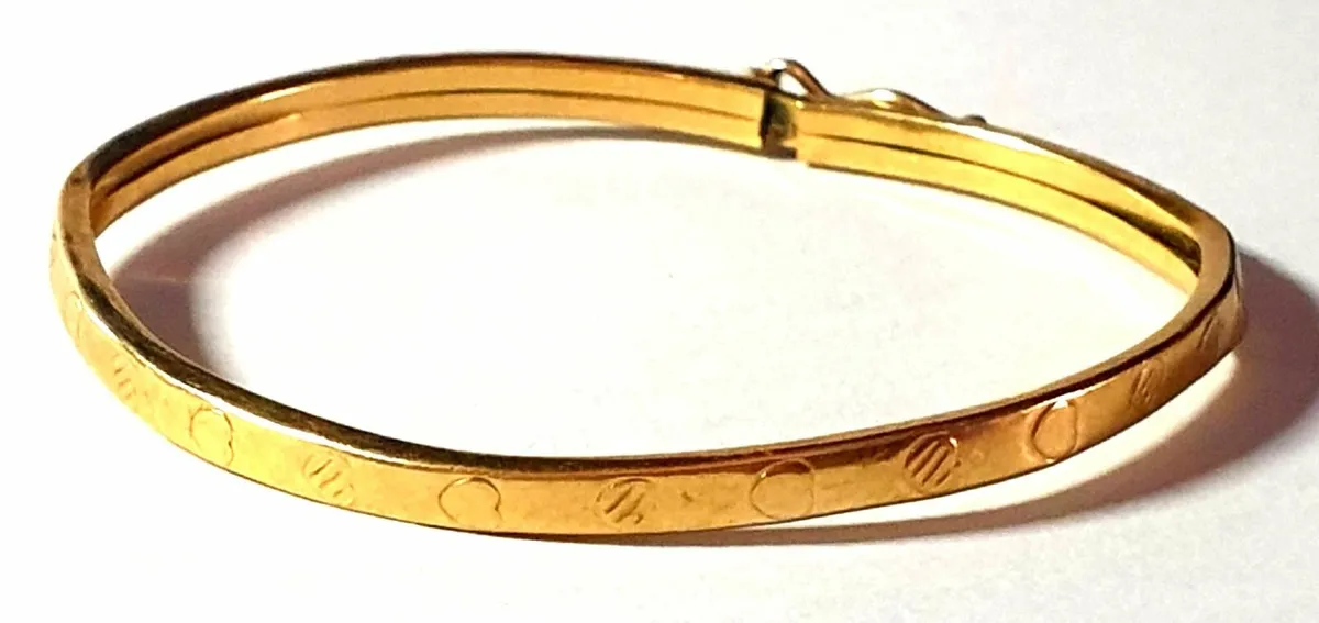 Vintage 9ct Gold Hallmarked Childs Bangle - Image 2