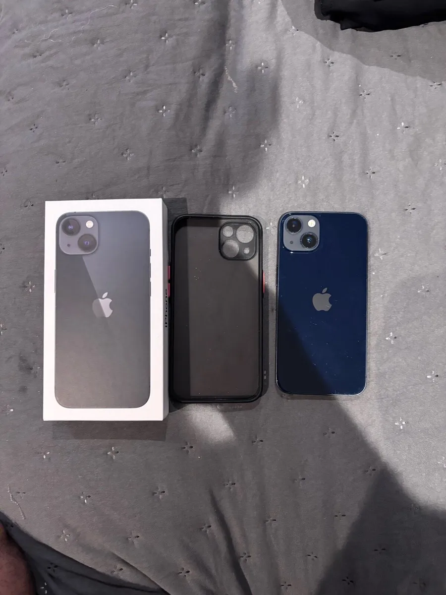 iPhone 13 - Image 2