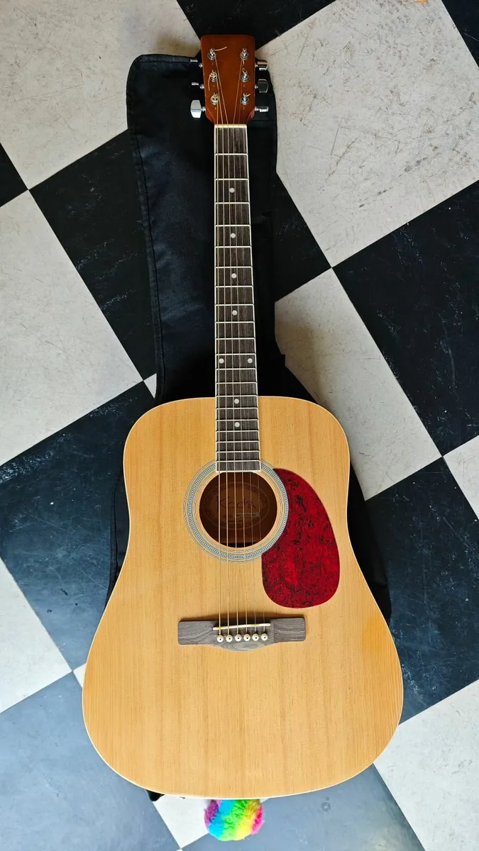 Acoustic guitar - Image 2