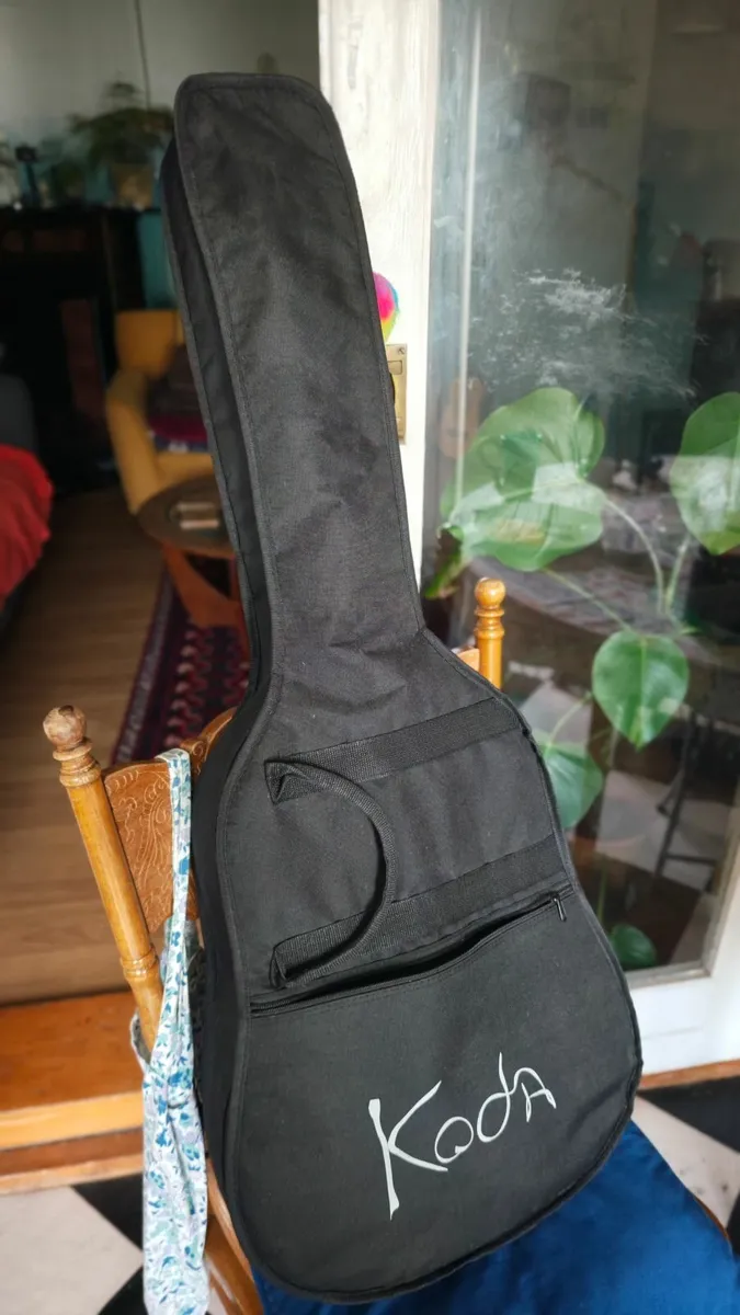 Acoustic guitar - Image 3