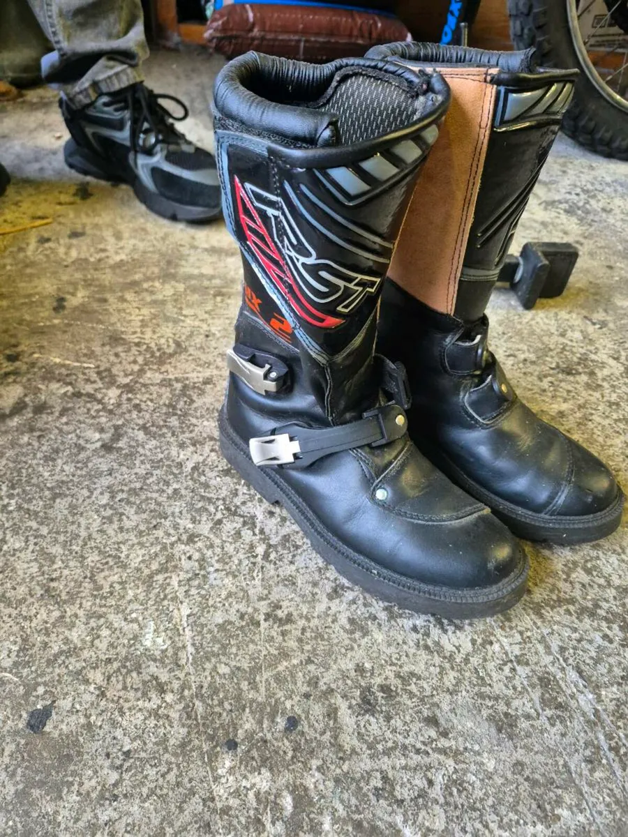 Motor bike gear - Image 3