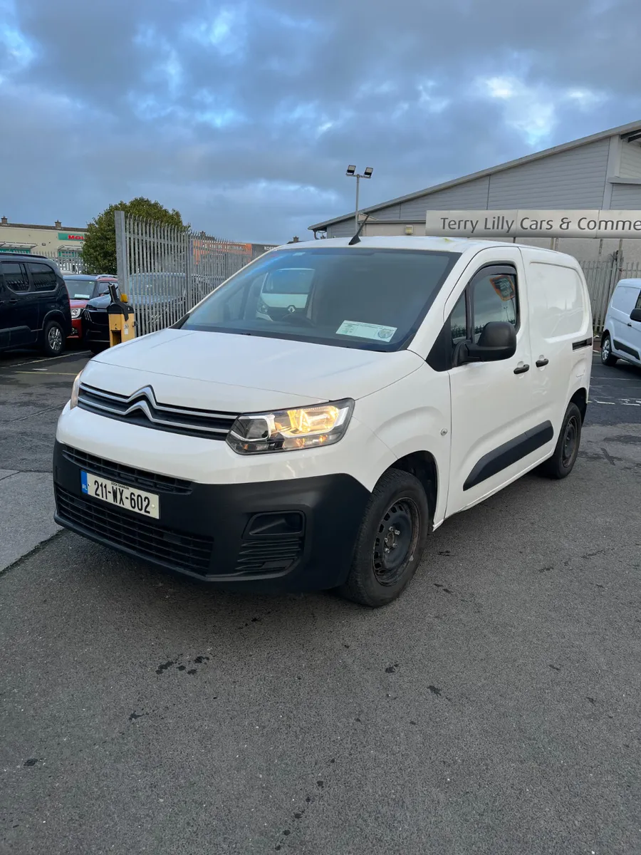 Citroen Berlingo 2021 - Image 2