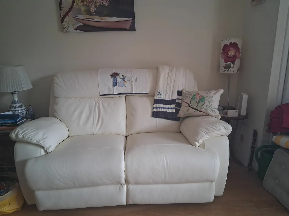 Kelli cream Sofa - Image 3