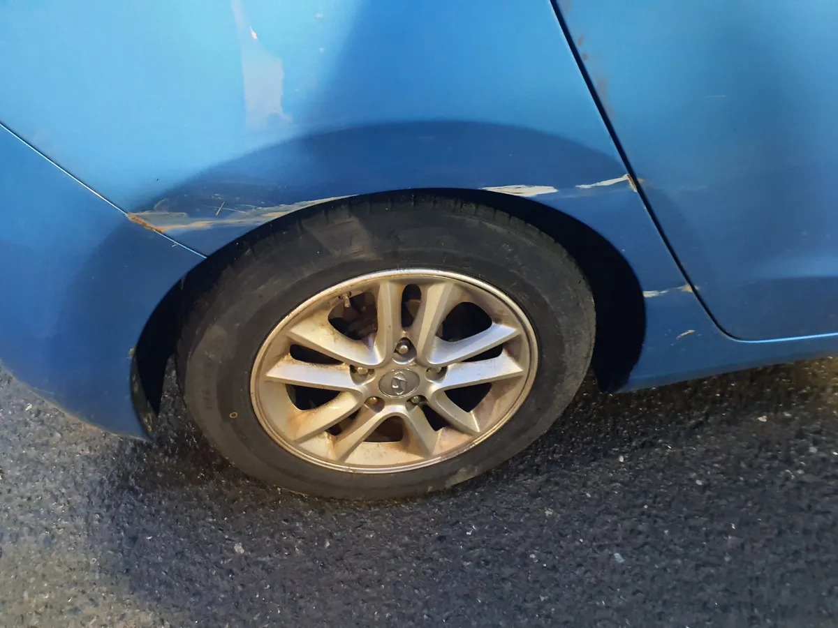 Hyundai i30 2016, 1.6 diesel,  driving perfectly - Image 2