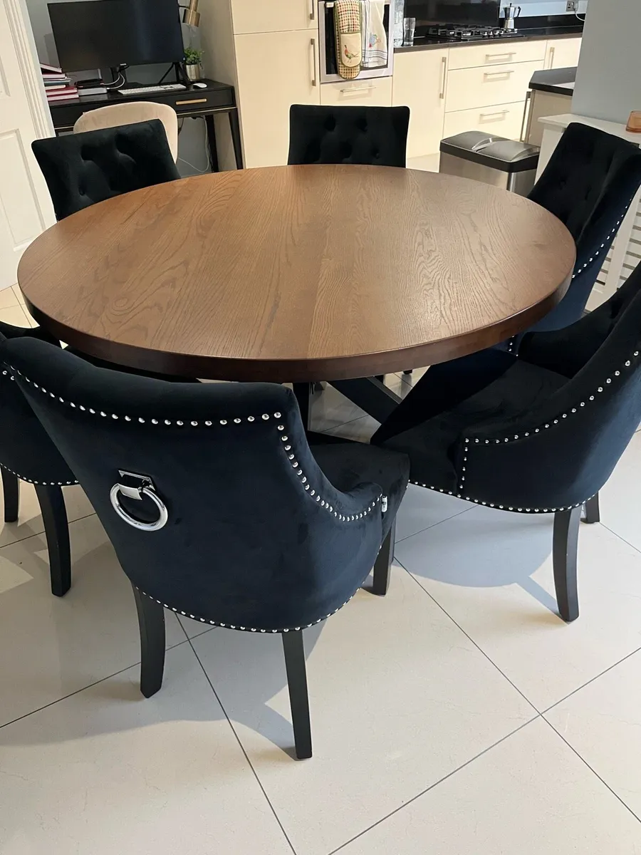 Round Chestnut Oak Dining Table & Chairs - Image 3