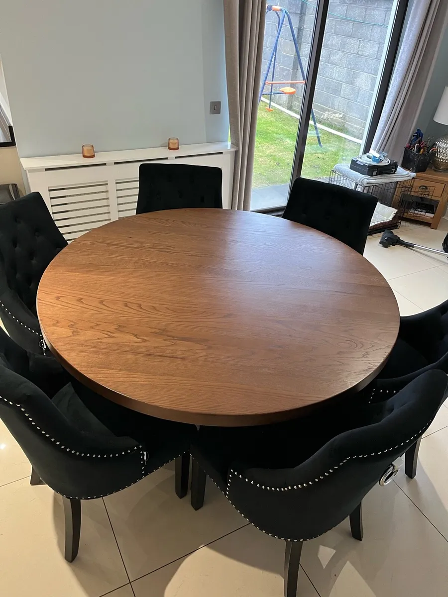 Round Chestnut Oak Dining Table & Chairs - Image 1