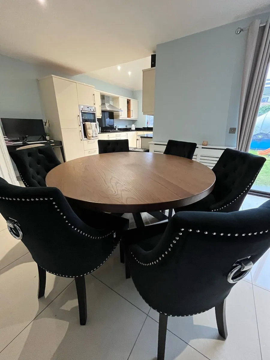 Round Chestnut Oak Dining Table & Chairs - Image 2
