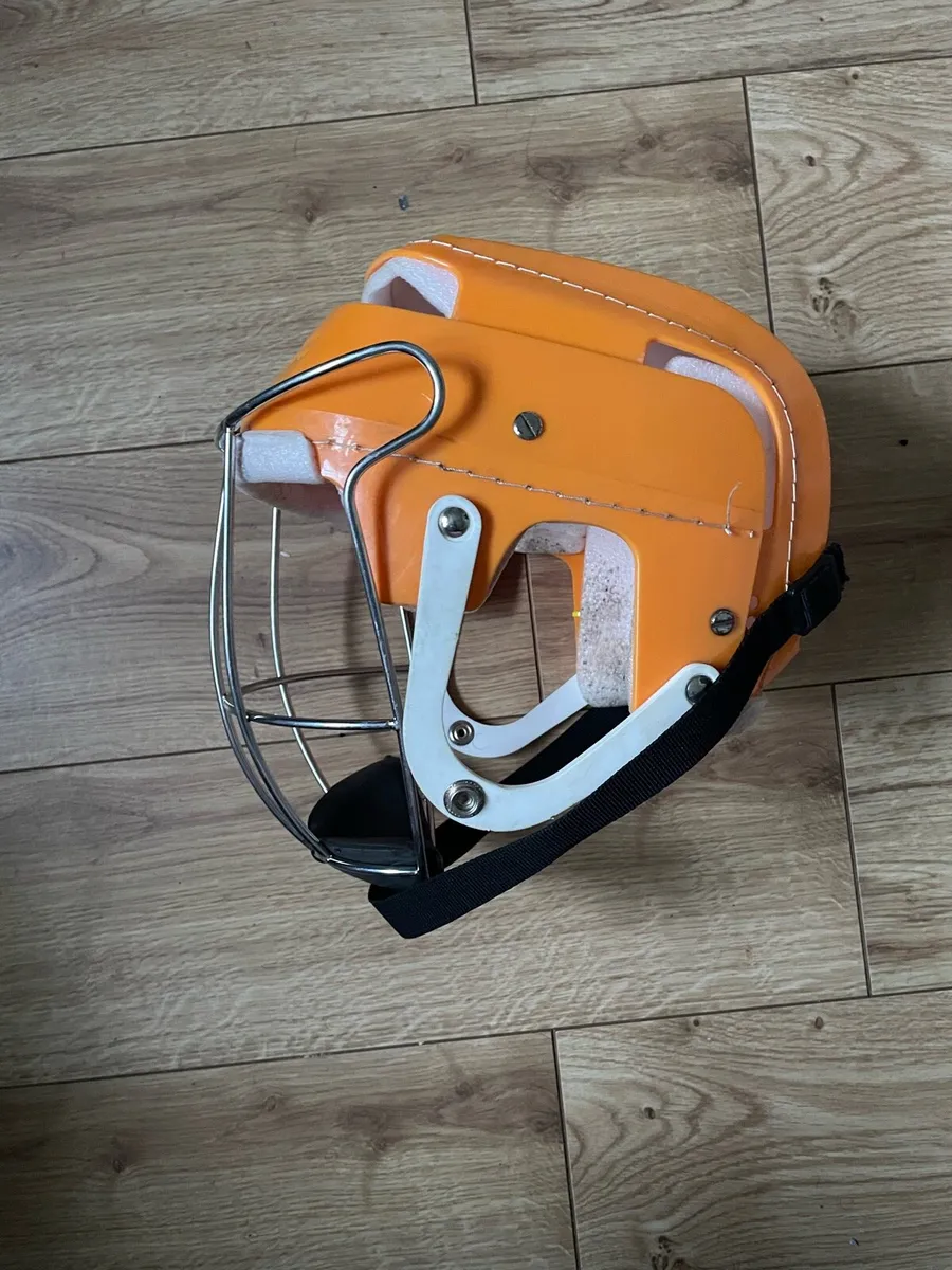 Yellow skateboarder helmet - Image 2