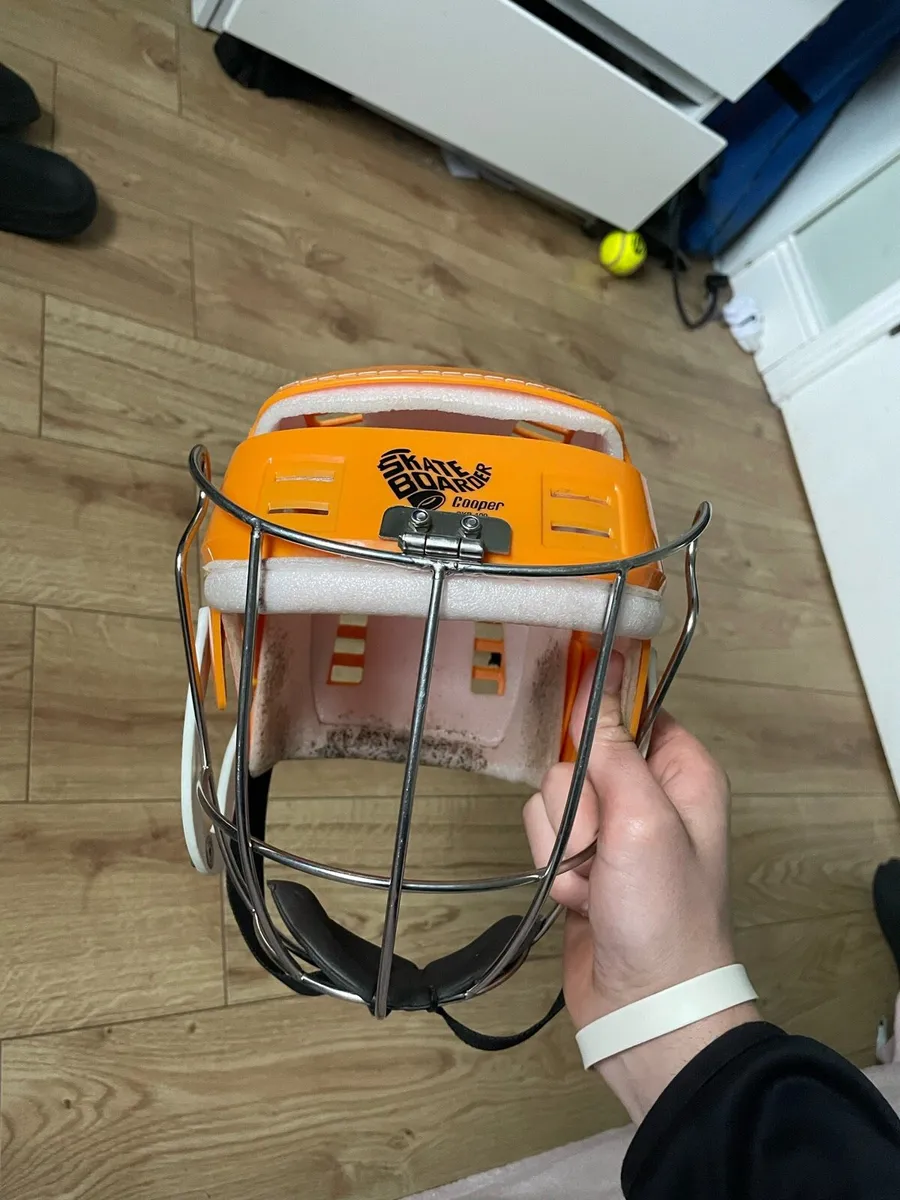 Yellow skateboarder helmet - Image 3