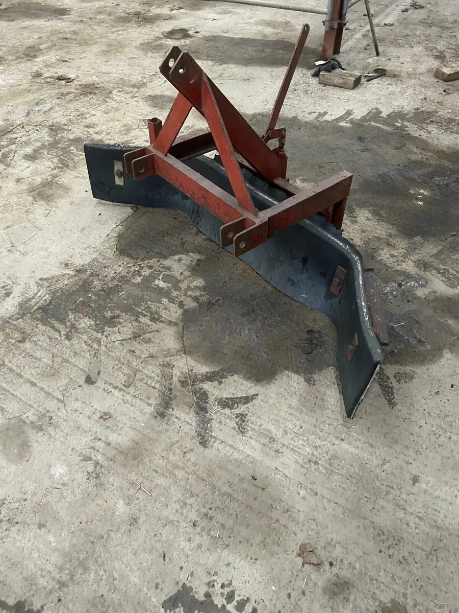 Tractor Yard scraper - Image 1