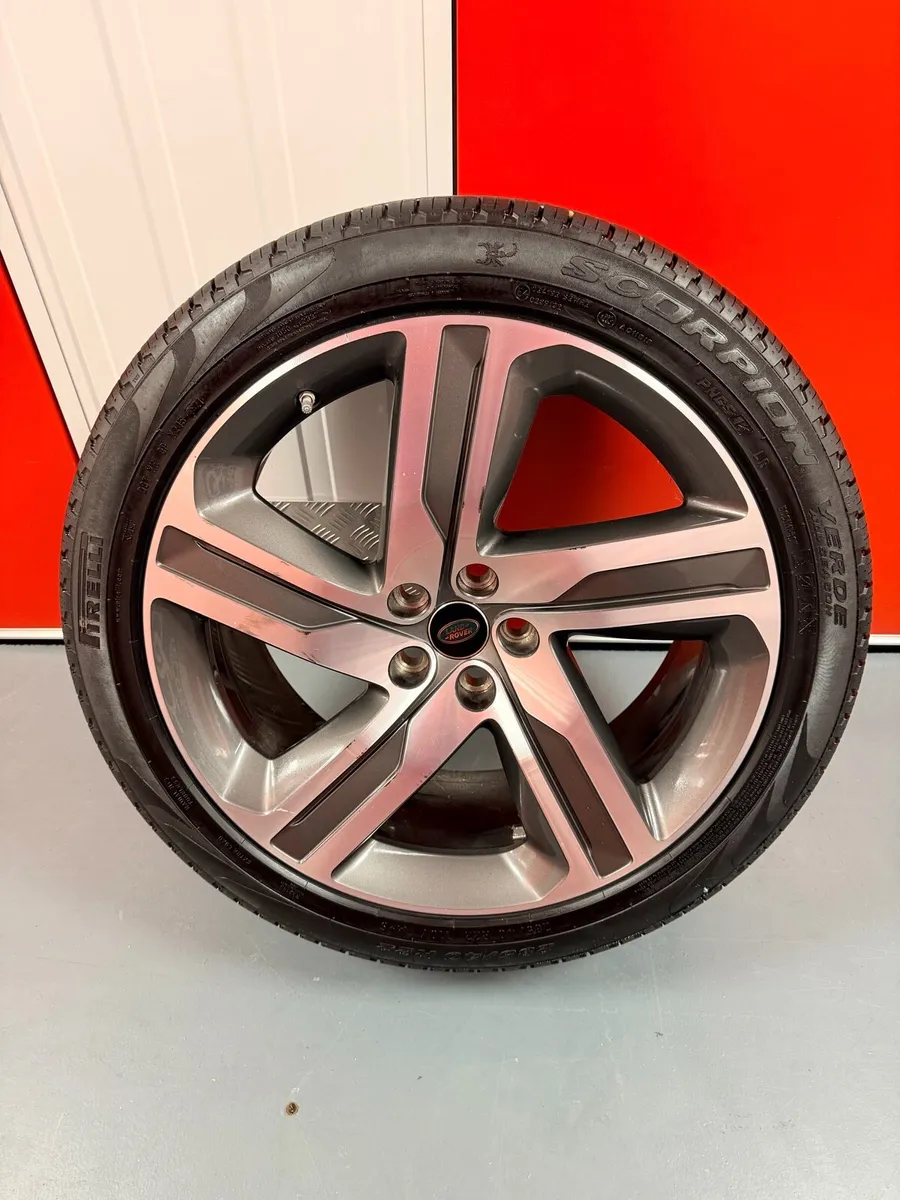 Land Rover 22” Genuine Alloys. - Image 1
