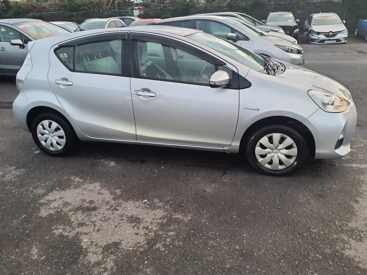 Toyota Aqua 2014 attempted theft  only 140,000 km - Image 3