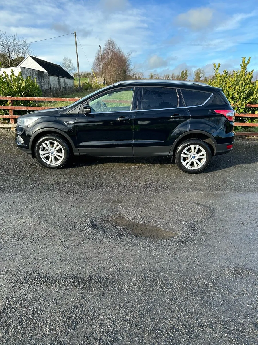 Commercial Vehicle Ford Kuga - Image 4