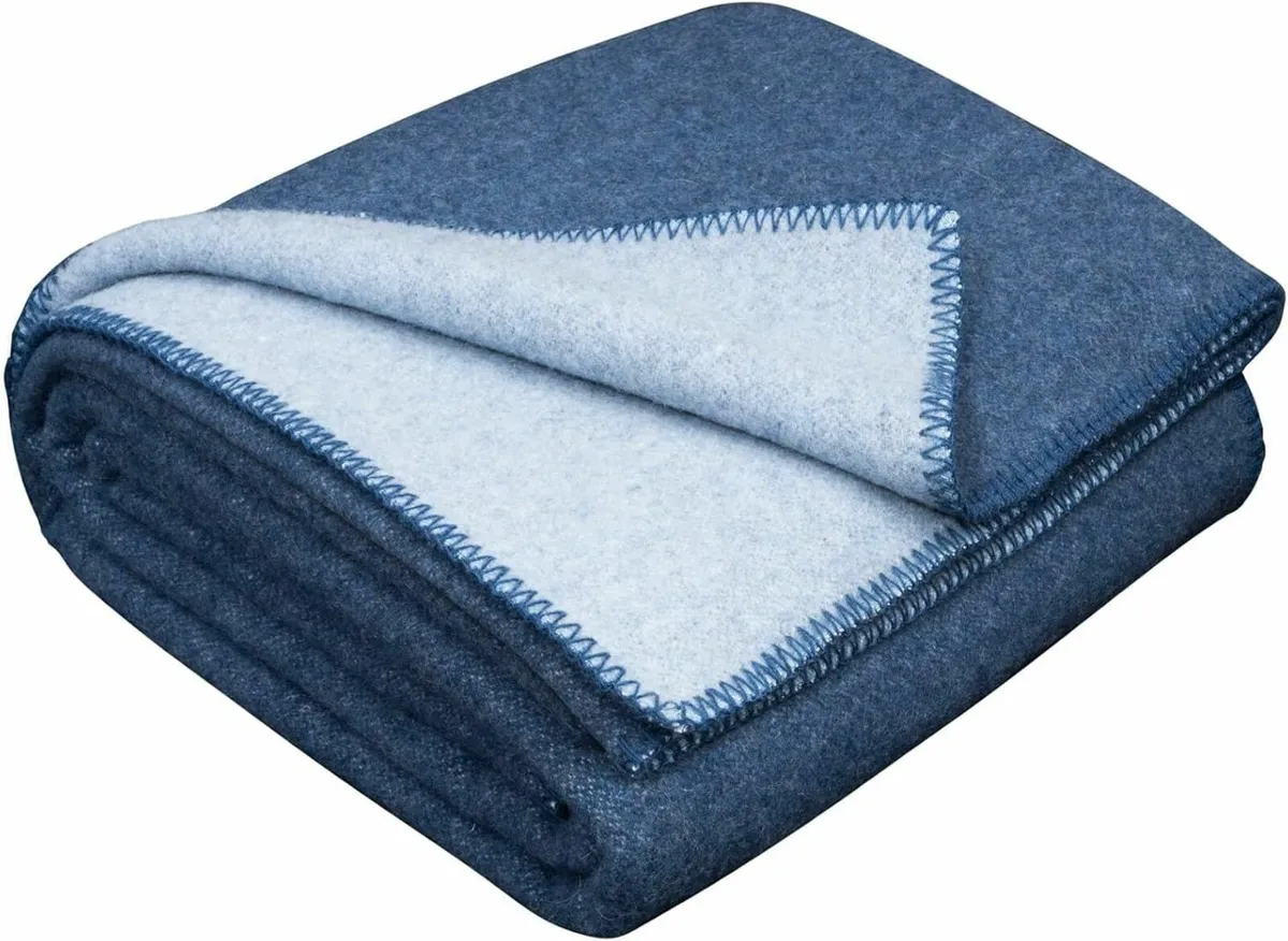 Travel Blanket - Extra Warm Picnic Throw Bed - Image 1