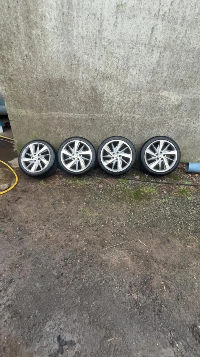 Alloy wheels - Image 1