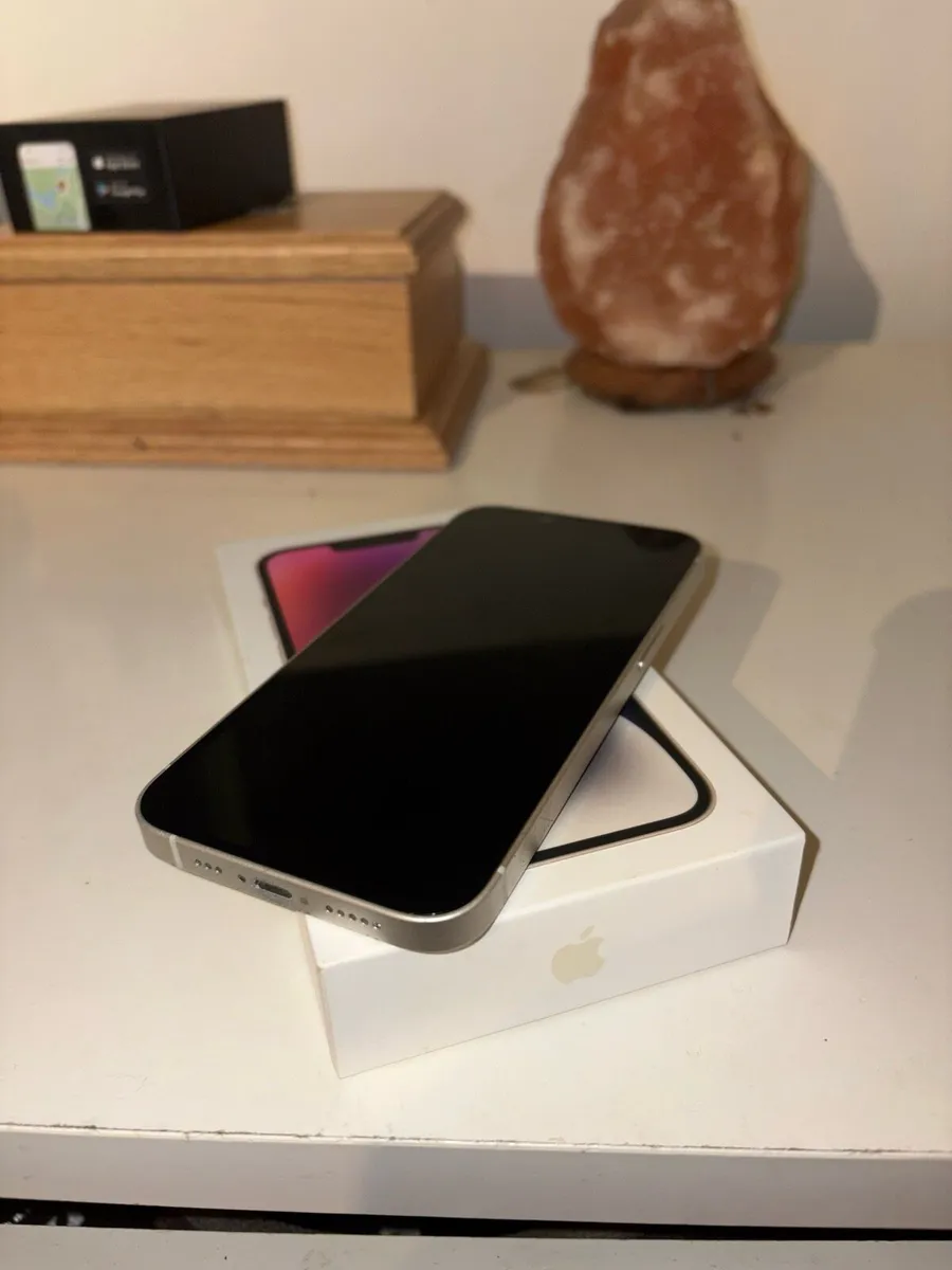 iPhone 14 - Image 2