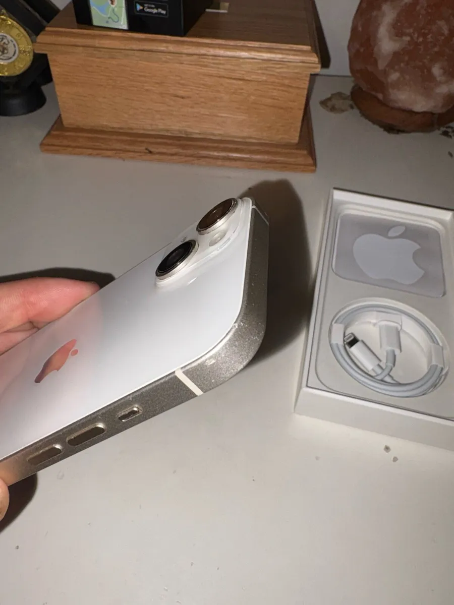 iPhone 14 - Image 3