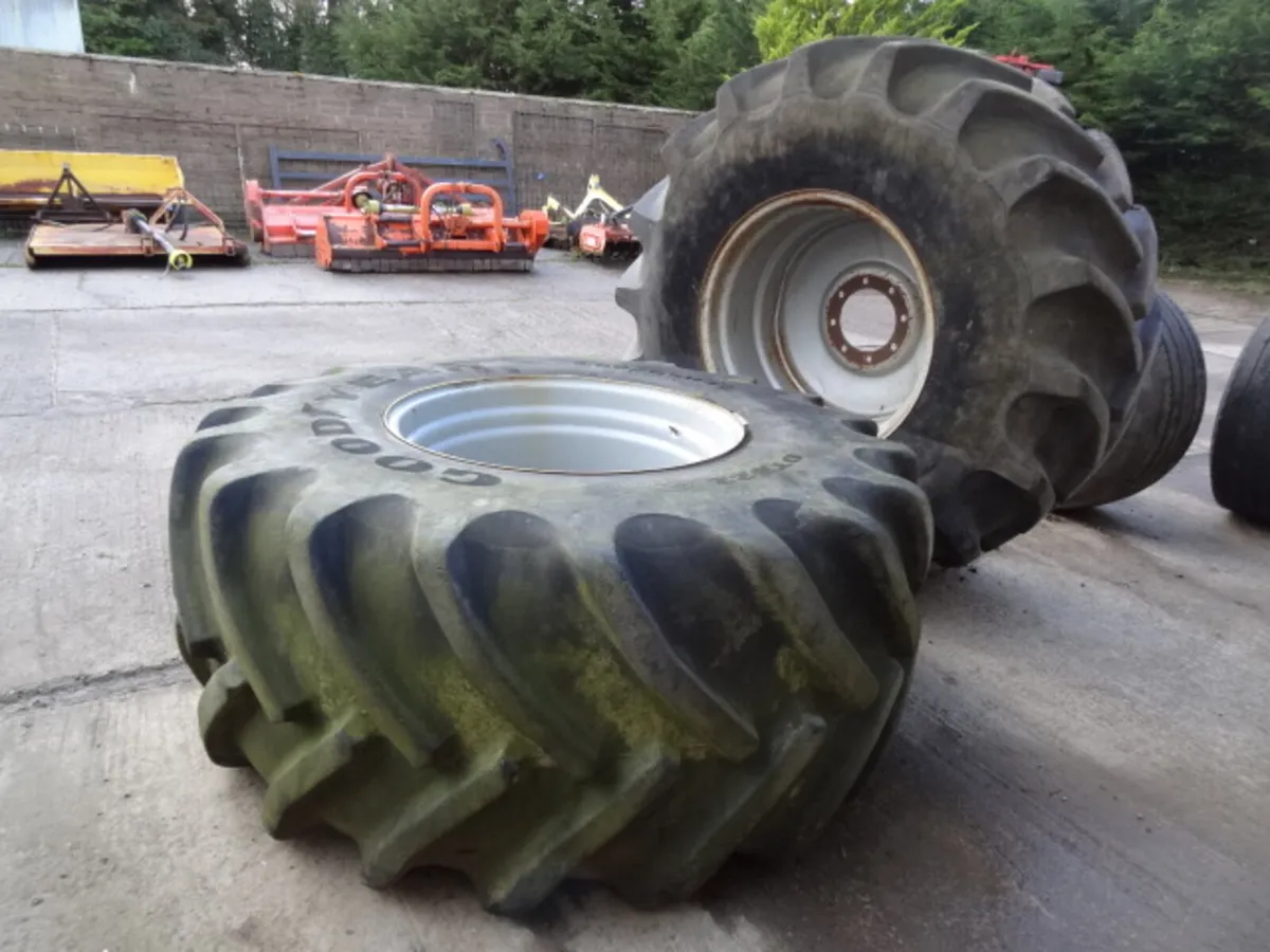 Pair Goodyear 800/65R32 8 Stud Wheels - Image 1