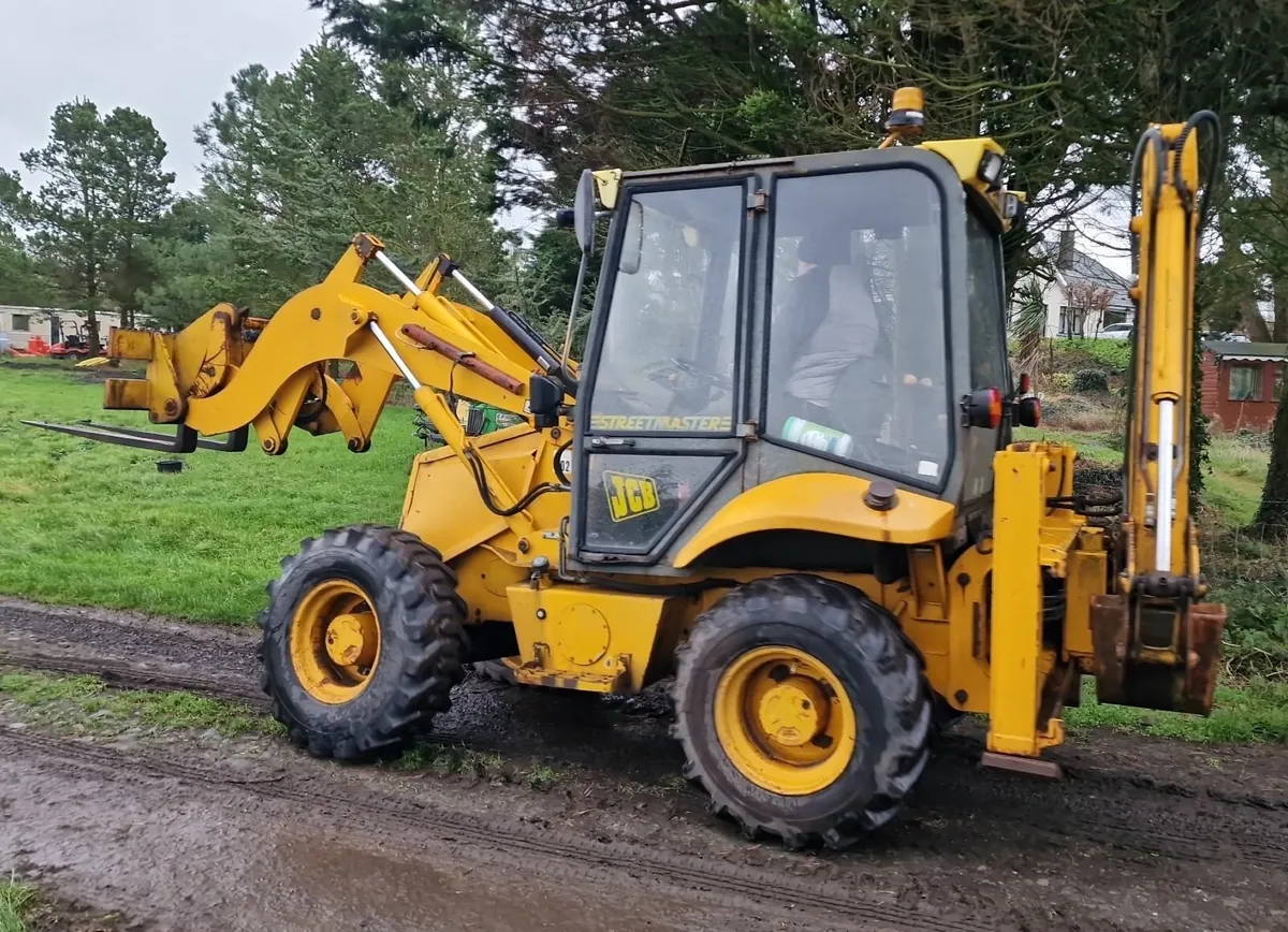JCB 2CX Backhoe Loader 3000 hours - Image 2