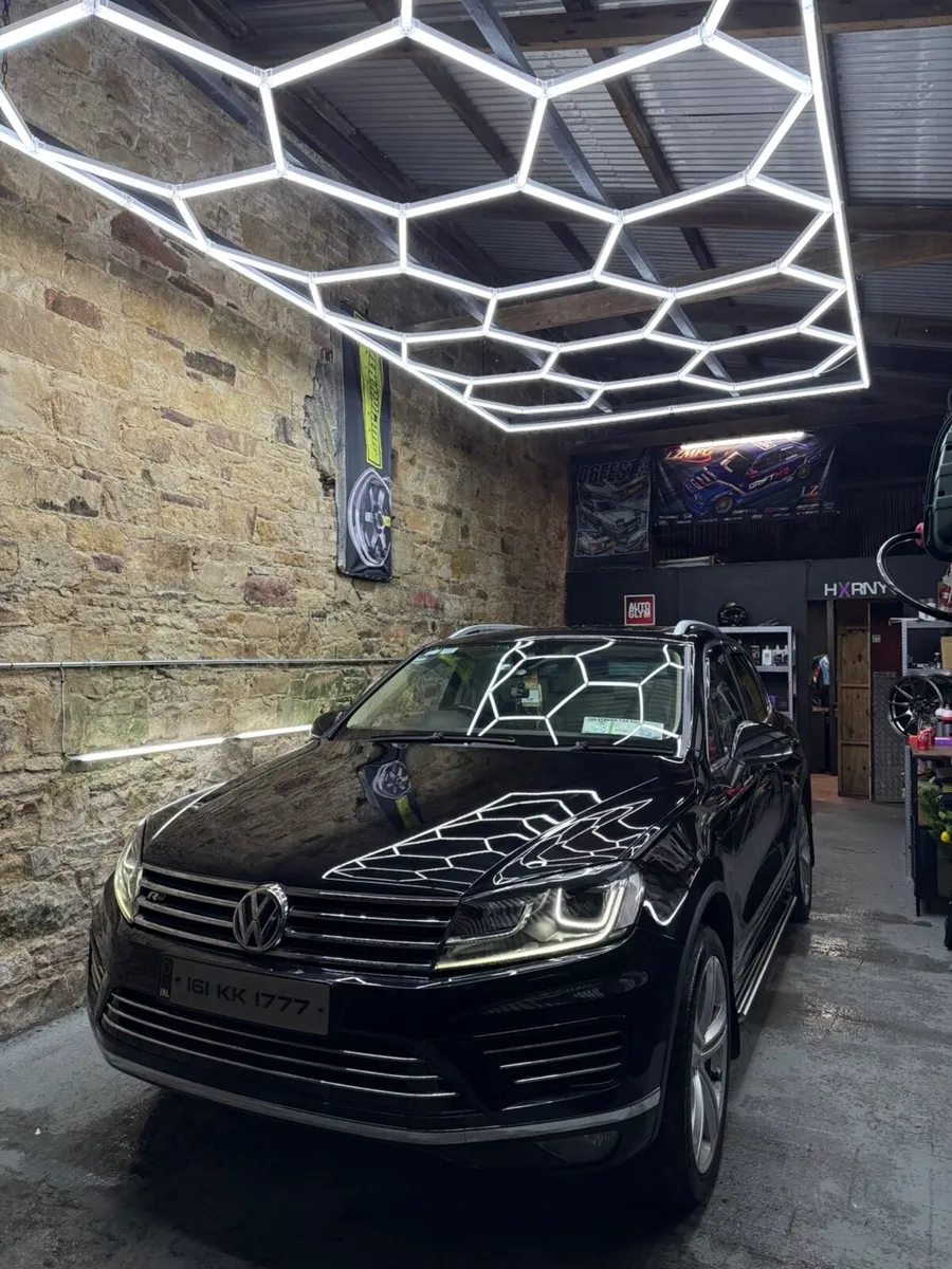 V6 Volkswagen Touareg - Image 2