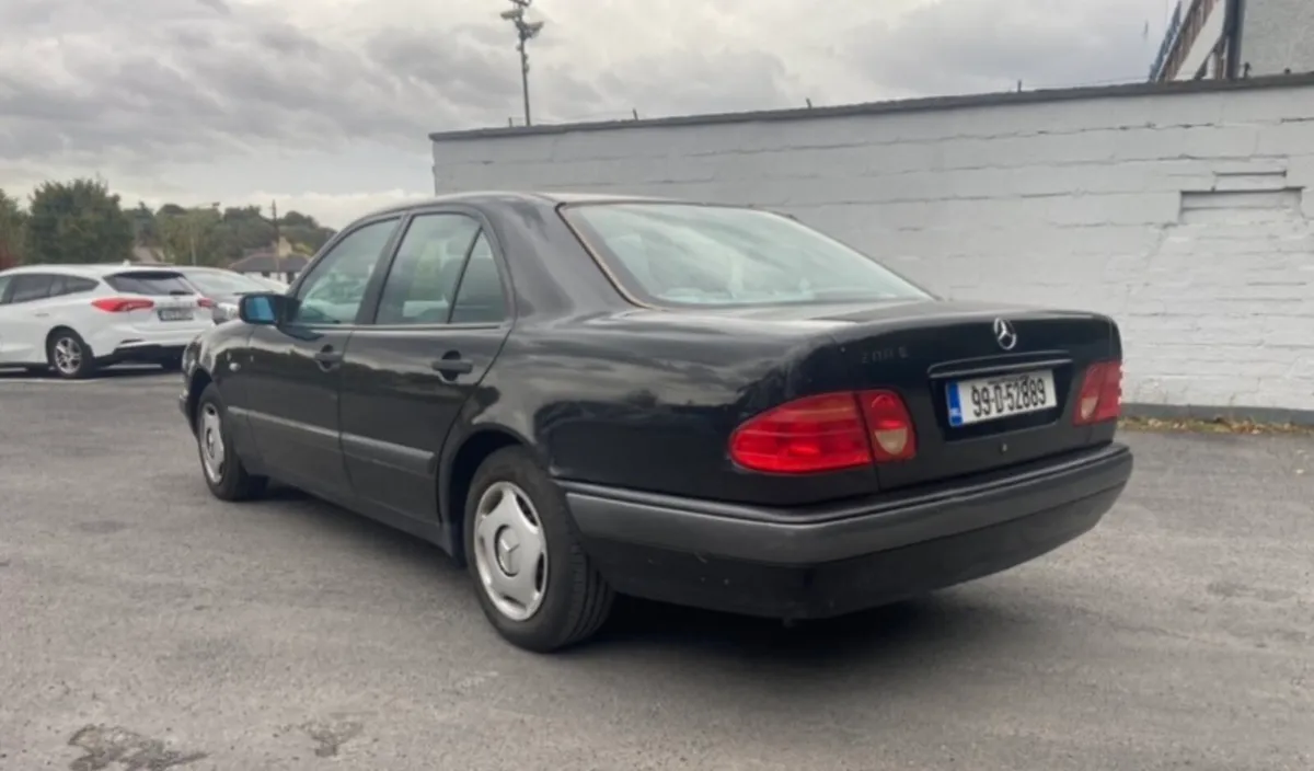 Mercedes E200 - Image 2
