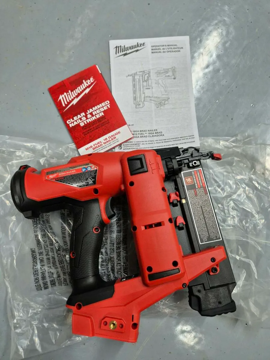 Milwaukee M18 Fuel 2nd Fix 18 Gauge Nail Gun Body - Image 4