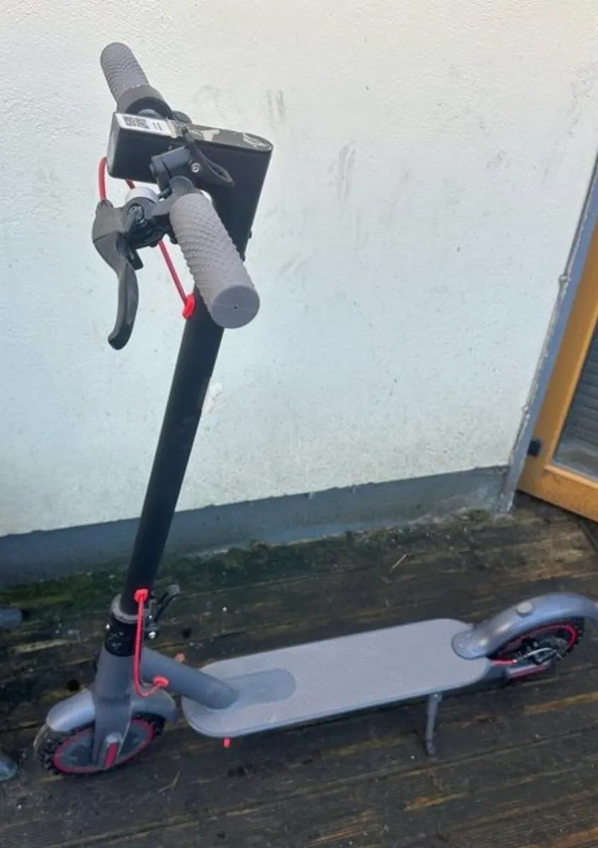 Electric scooter bran new never used - Image 1