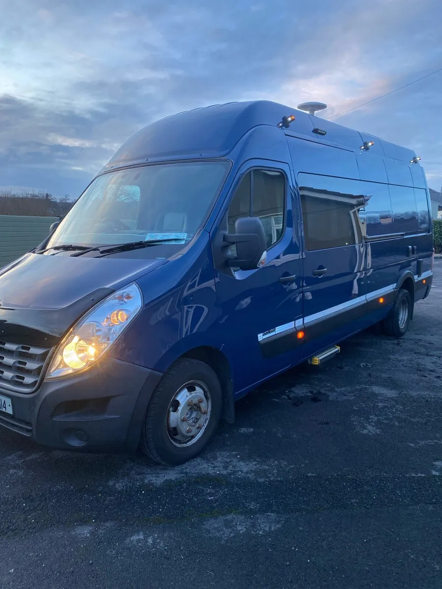 Camper van - Image 2