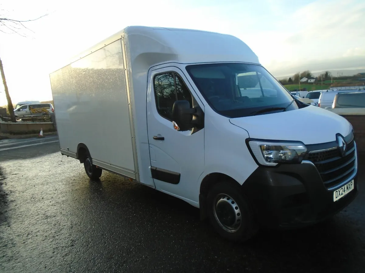 2024 Renault Master LOW-LOADER LUTON. - Image 1