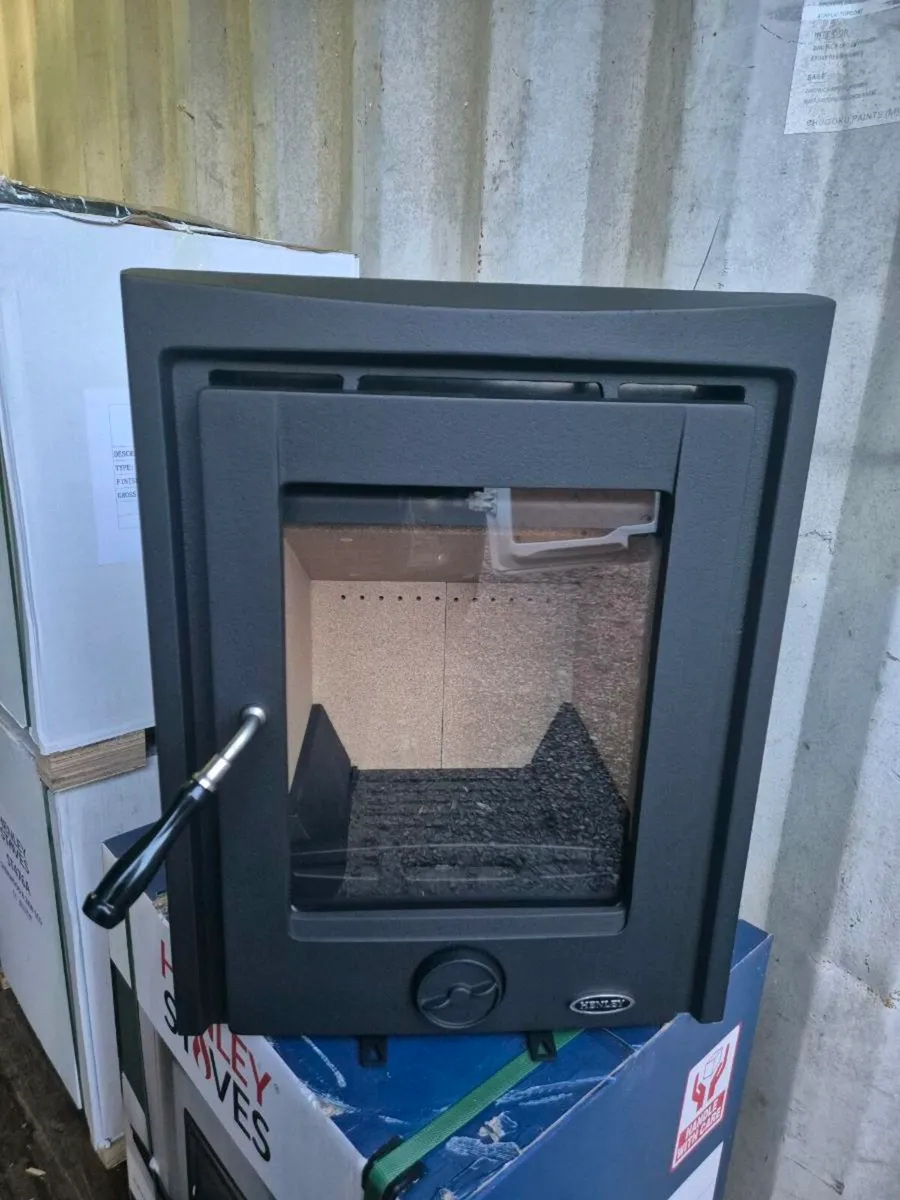 Henley inset stove - Image 1