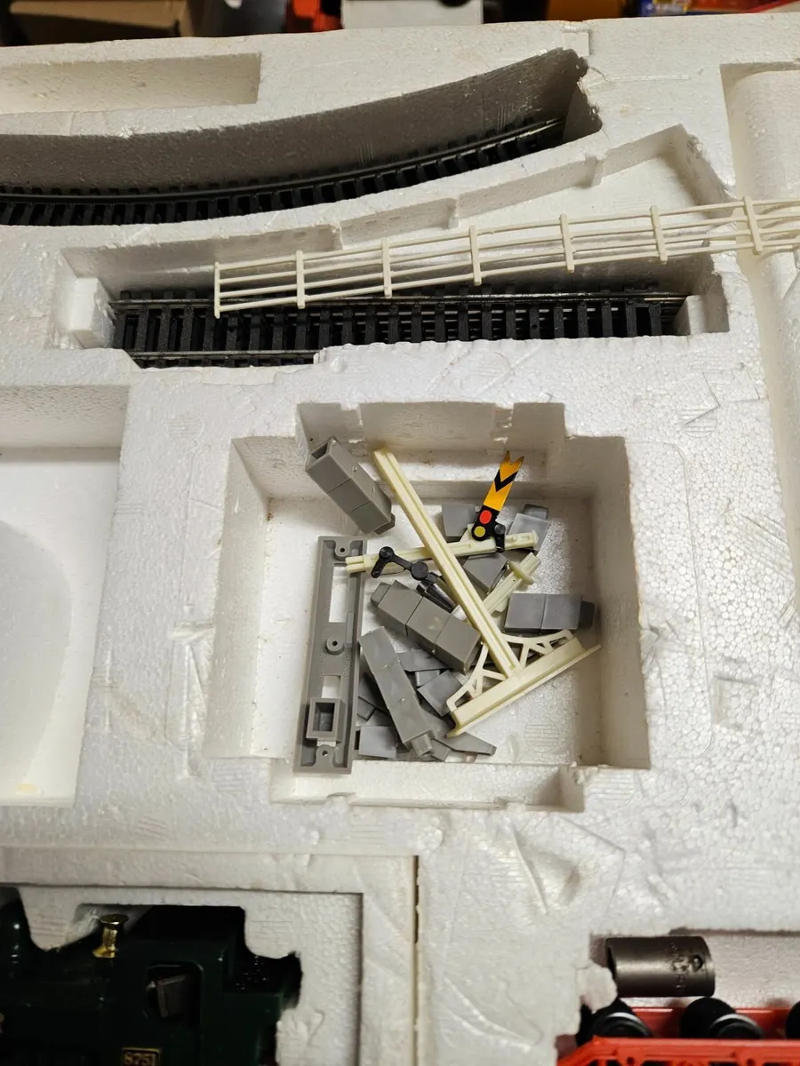 Hornby OO Gauge Train Set - Image 2