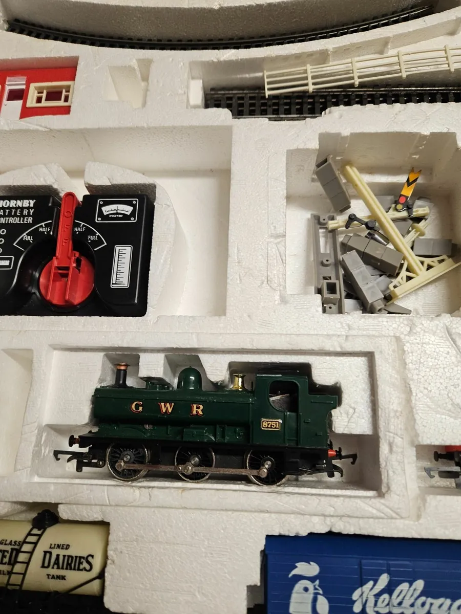 Hornby OO Gauge Train Set - Image 4