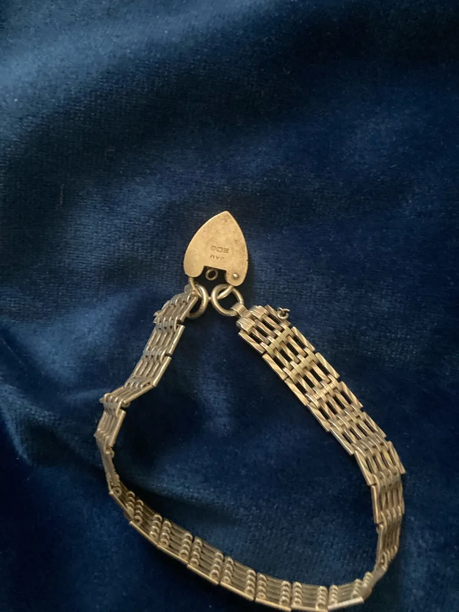 Vintage sterling silver gate bracelet - Image 1