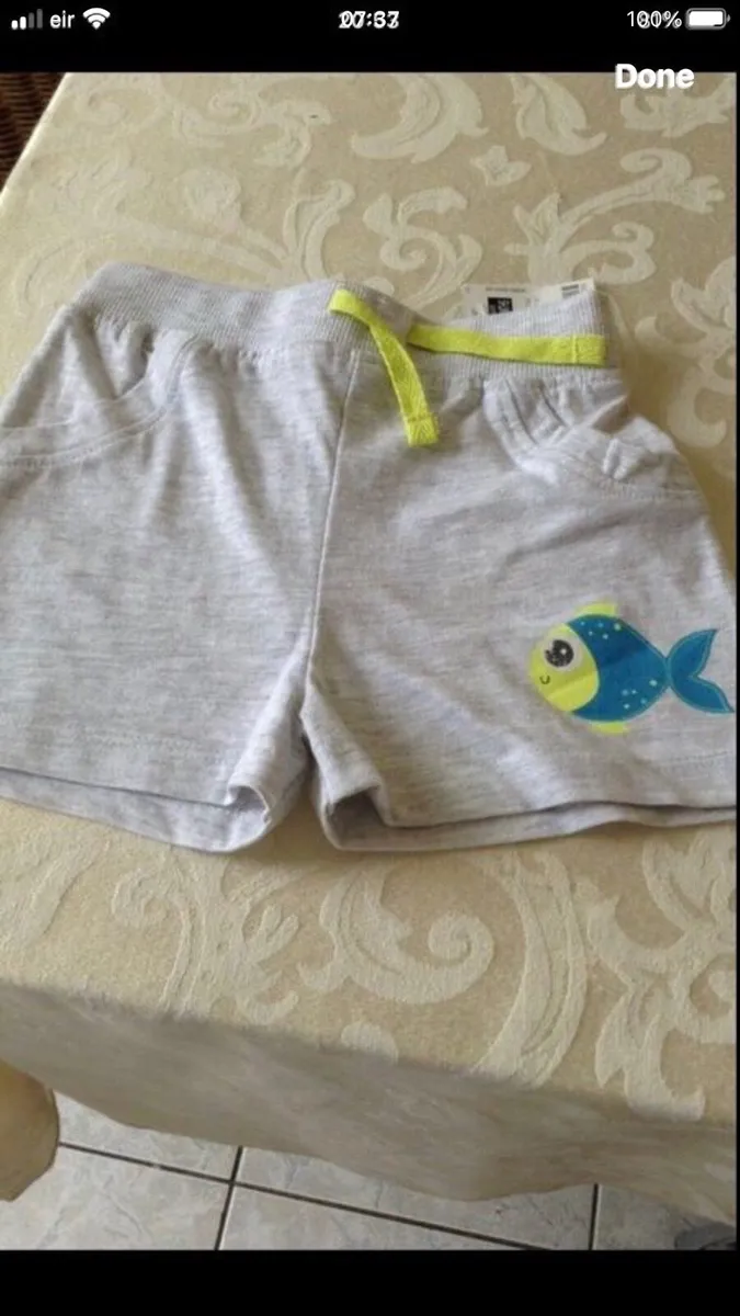 Boys BNWT shorts 9/12 mths €3 - Image 4