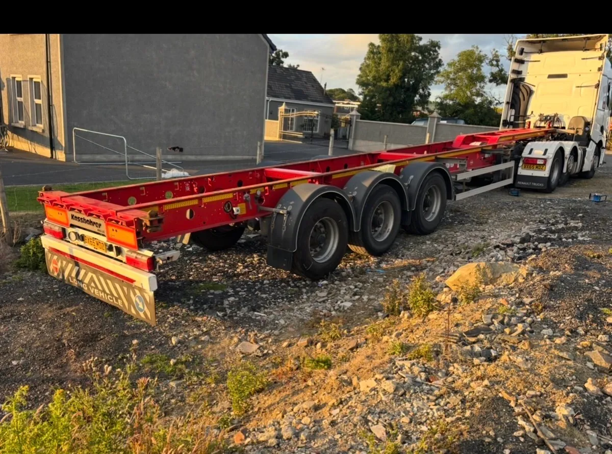 Kassbohrer trailer - Image 4