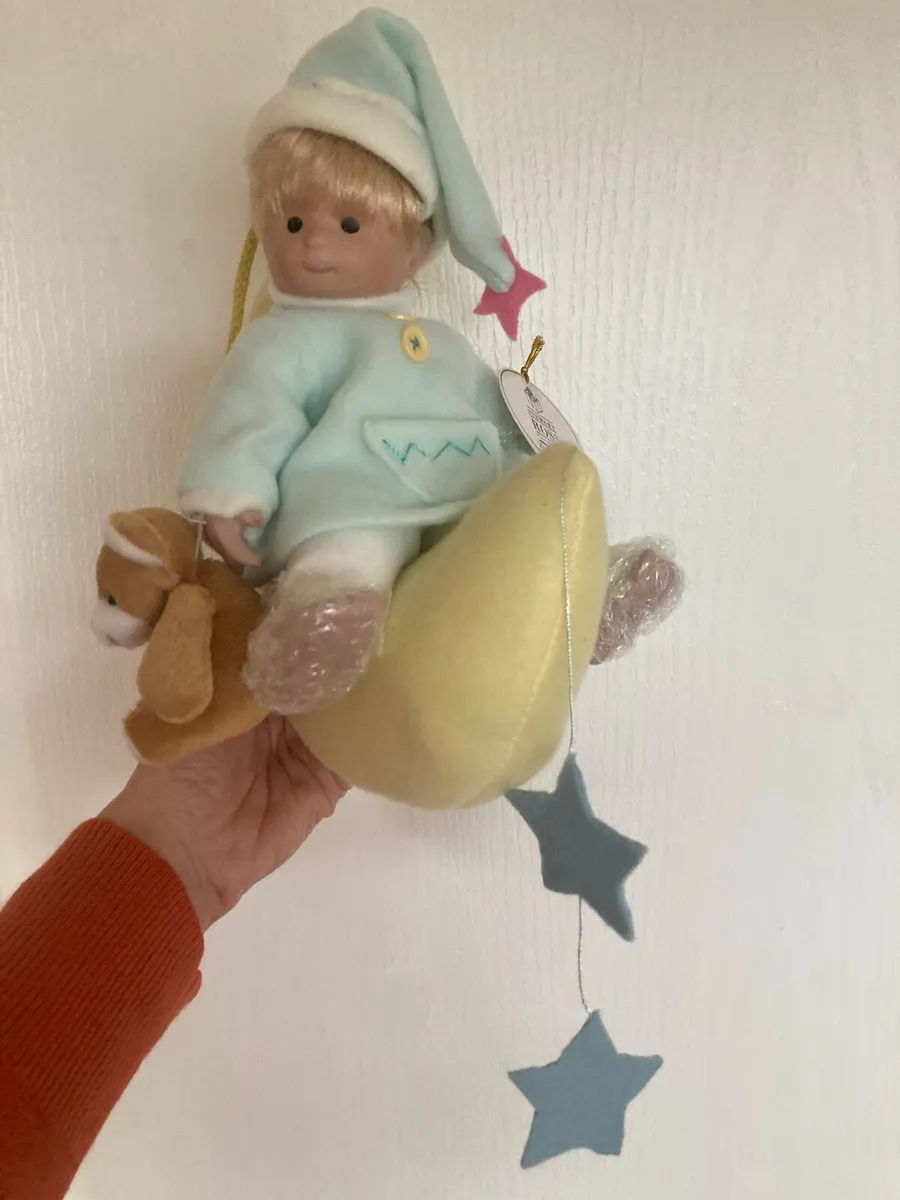 Porcelain doll - Image 2