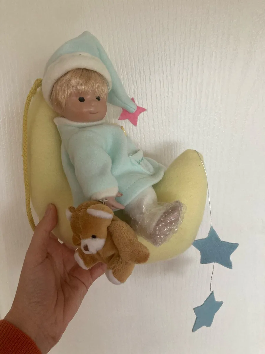 Porcelain doll - Image 1