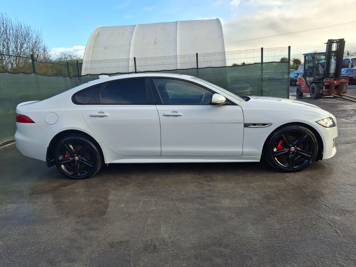 2016 Jaguar XF  R Sport  2.0 Diesel - Image 3
