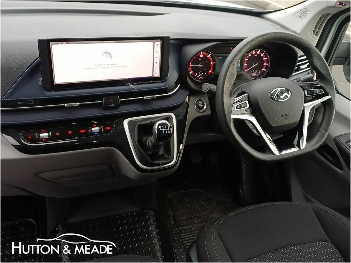 Maxus DELIVER 9 Luton Body with Tail Lift - Image 4