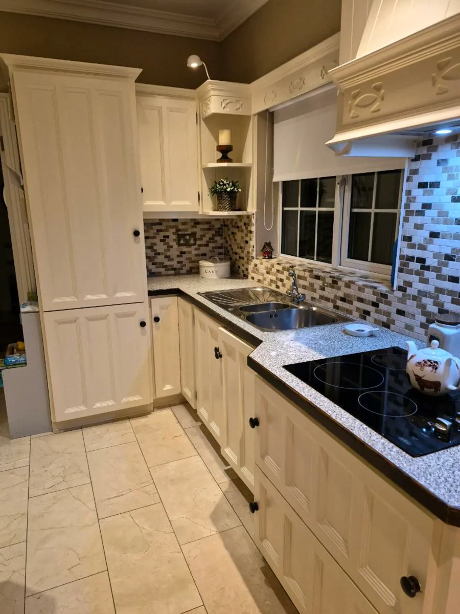 Kitchen units - Image 2